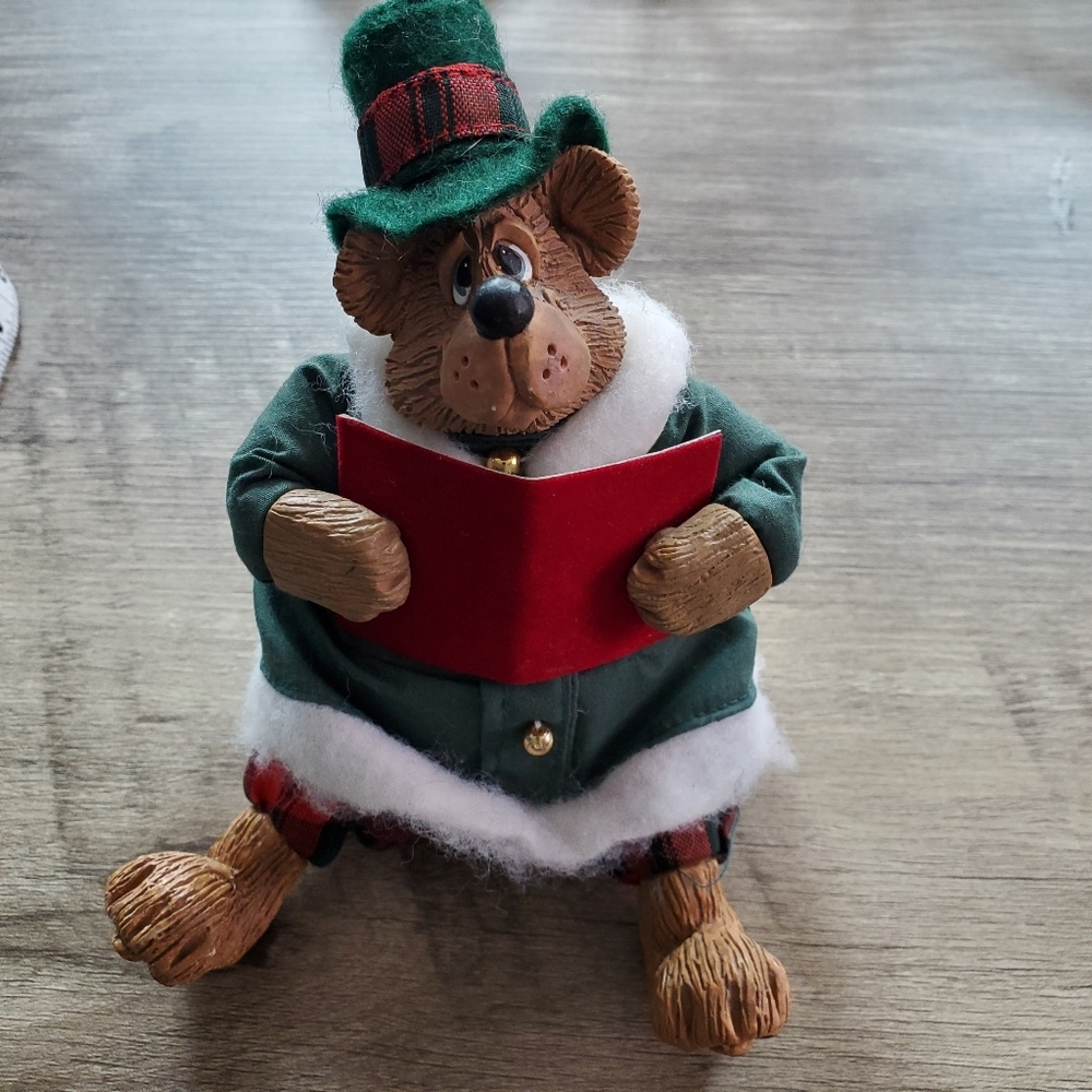 Russ Berrie Christmas caroling bear plush‎ Toy Decor